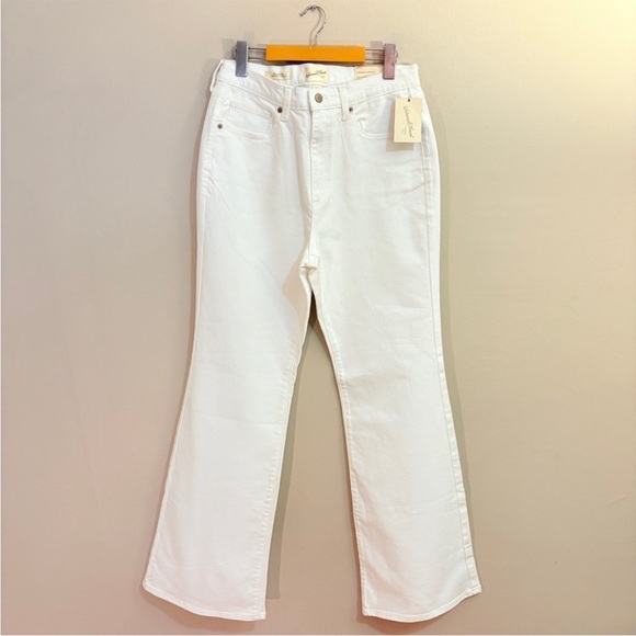 Universal Threads White High Rise Flare Jeans NWT Sz10 - Picture 2 of 16